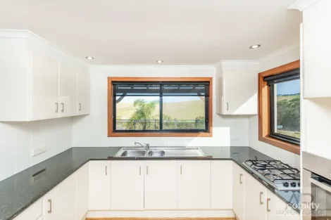 Property photo of 8 Elanora Road Kiama Heights NSW 2533