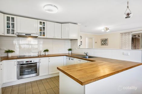 Property photo of 14 Hollydale Close Berwick VIC 3806