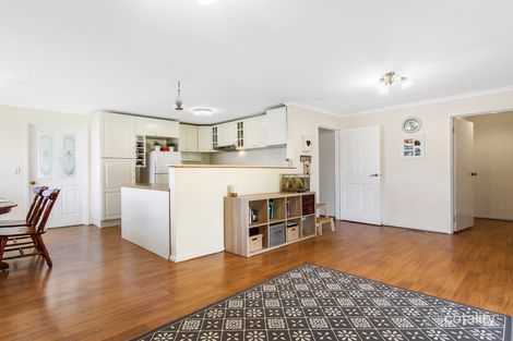 Property photo of 14 Hollydale Close Berwick VIC 3806