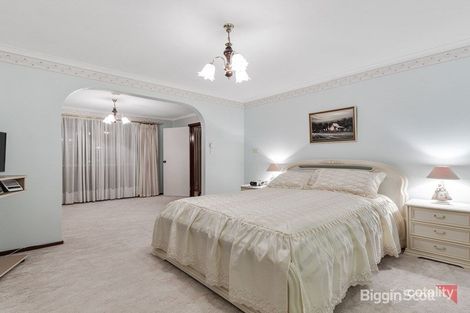 Property photo of 81 Gleneagles Drive Endeavour Hills VIC 3802