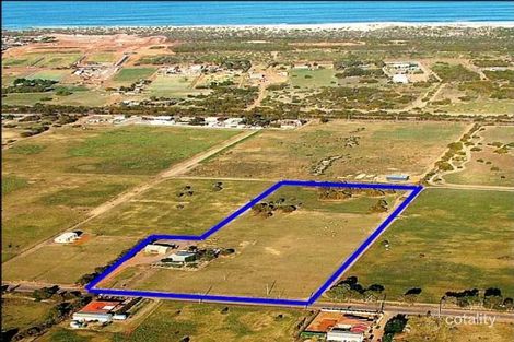 101 Hall Rd, Waggrakine, WA 6530