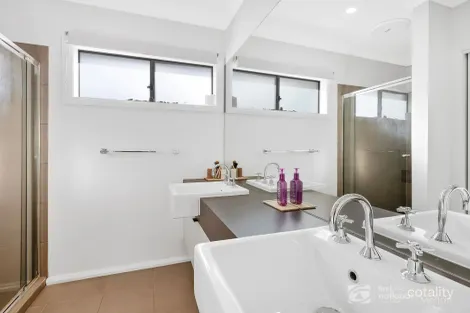 Property photo of 8 Creswick Avenue Eynesbury VIC 3338