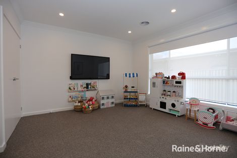 Property photo of 70 Emerald Drive Kelso NSW 2795