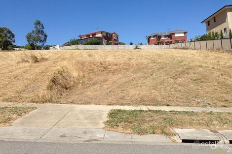 26 Highland Dr, Pakenham, VIC 3810