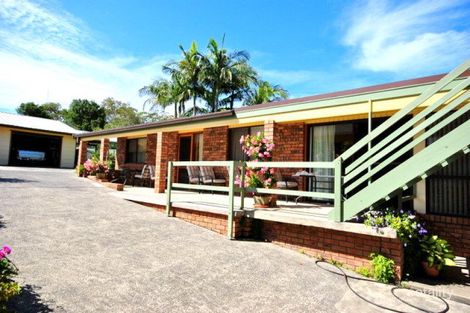 Property photo of 13 Gordon Avenue Summerland Point NSW 2259