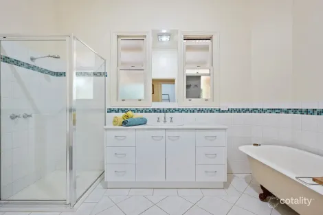 Property photo of 103 Carpenter Street Quarry Hill VIC 3550