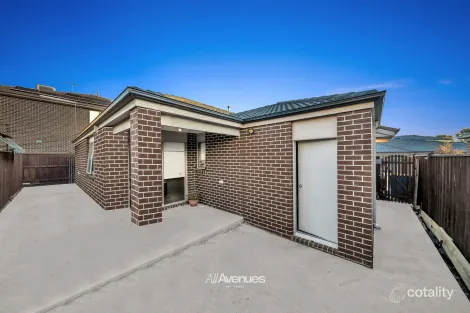 Property photo of 24 Mayflower Drive Cranbourne West VIC 3977