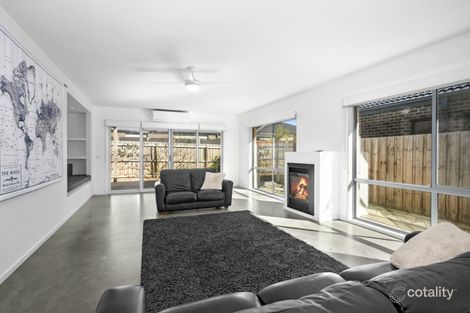 Property photo of 13 Rochford Drive Armstrong Creek VIC 3217