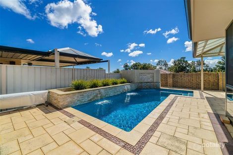 Property photo of 47 East Road Hocking WA 6065