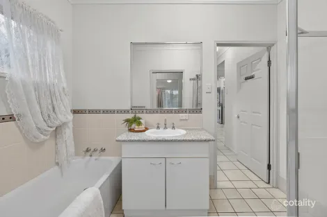 Property photo of 8 Solea Close Forest Lake QLD 4078