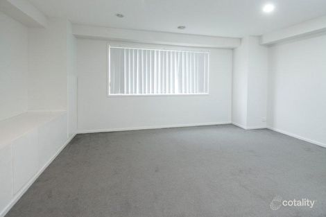 Property photo of 31 Breamlea Way Cranbourne West VIC 3977