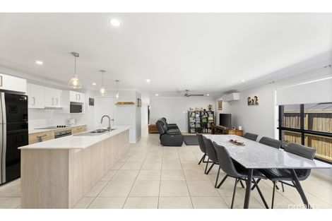 Property photo of 14 Dawn Drive Glenvale QLD 4350