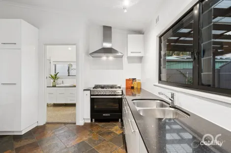 Property photo of 34 Hillview Road Kingswood SA 5062