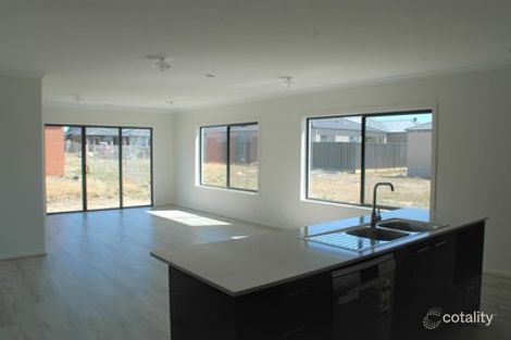 Property photo of 34 Greenwich Drive Berwick VIC 3806