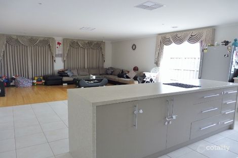 Property photo of 1 Pengana Way Cranbourne West VIC 3977