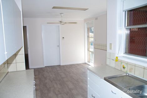 Property photo of 8 Willow Grove Wendouree VIC 3355