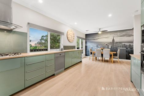 Property photo of 18 Finmere Crescent Upper Ferntree Gully VIC 3156