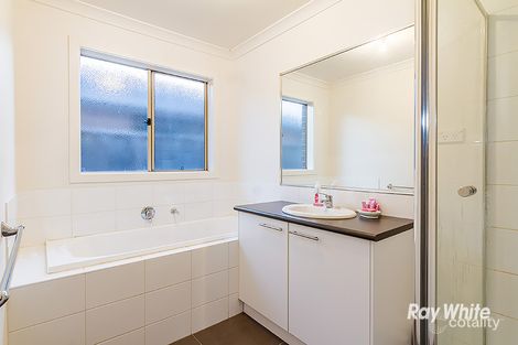 Property photo of 18 Islington Avenue Cranbourne North VIC 3977