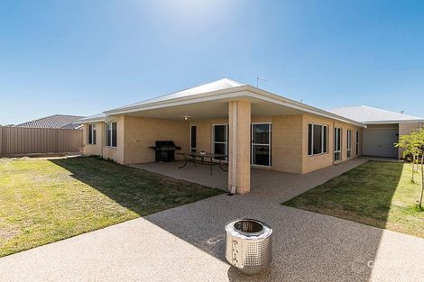 Property photo of 6 Primrose Way Baldivis WA 6171