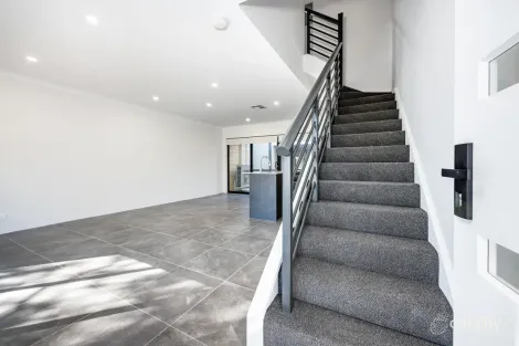 Property photo of 18 Clarkson Avenue Tapping WA 6065