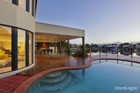 Property photo of 8 Champagne Boulevard Helensvale QLD 4212