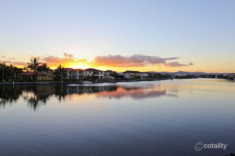 Property photo of 8 Champagne Boulevard Helensvale QLD 4212