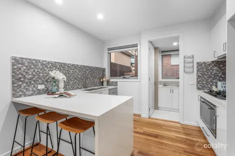 Property photo of 1/143-145 Woodhouse Grove Box Hill North VIC 3129
