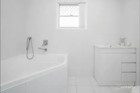 Property photo of 2/44 Stuckey Road Clayfield QLD 4011