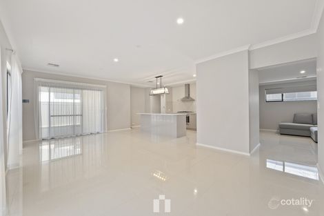 Property photo of 11 Massicot Road Treeby WA 6164