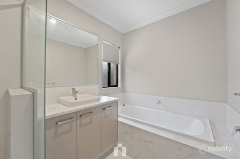 Property photo of 11 Massicot Road Treeby WA 6164