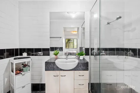 Property photo of 4 Koro Court Ashmore QLD 4214