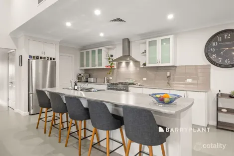 Property photo of 11 Mayfair Drive Drouin VIC 3818