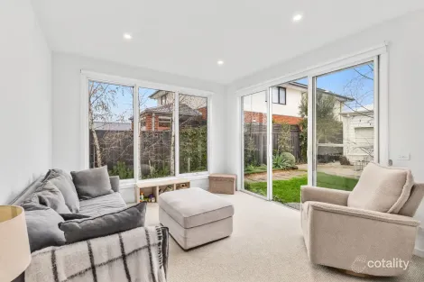 Property photo of 16 Whiteley Street Mount Duneed VIC 3217