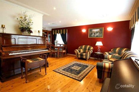 Property photo of 8 Nardoo Crescent Thirroul NSW 2515