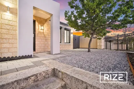 Property photo of 3 Smeaton Lane Carramar WA 6031