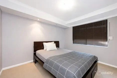 Property photo of 12 Holcombe Road Warnbro WA 6169