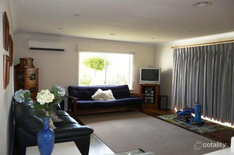 Property photo of 3 Augusta Close Robin Hill NSW 2795