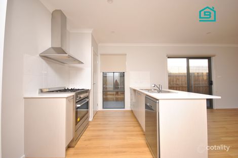 Property photo of 18 Rodlarni Crescent Berwick VIC 3806