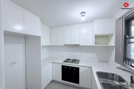 Property photo of 29 Willan Drive Cartwright NSW 2168