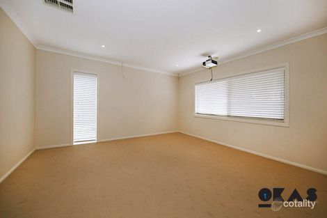 Property photo of 12 Hardwick Crescent Derrimut VIC 3026