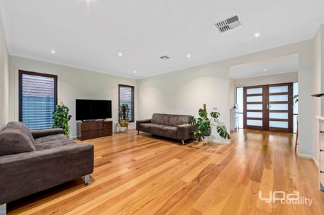 Property photo of 5 Pembroke Crescent Derrimut VIC 3026