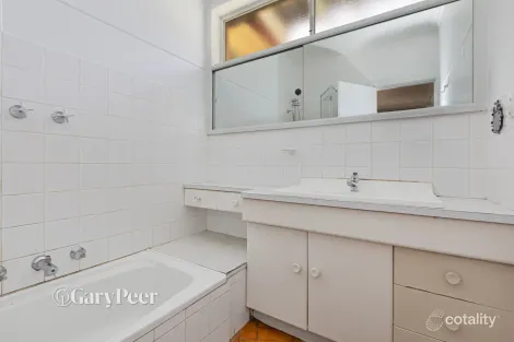 Property photo of 65 Fewster Road Hampton VIC 3188