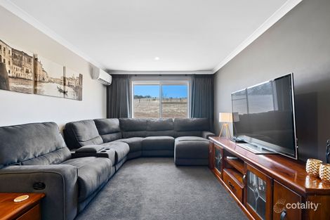 Property photo of 6 Prairie Chase Bullsbrook WA 6084