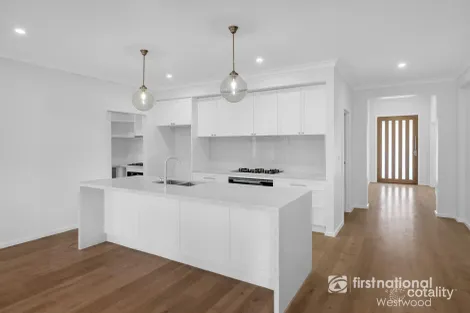 Property photo of 17 Haniper Grove Werribee VIC 3030