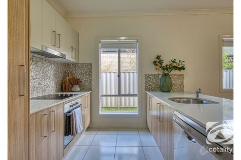 Property photo of 5 Gateway Avenue Pakenham VIC 3810