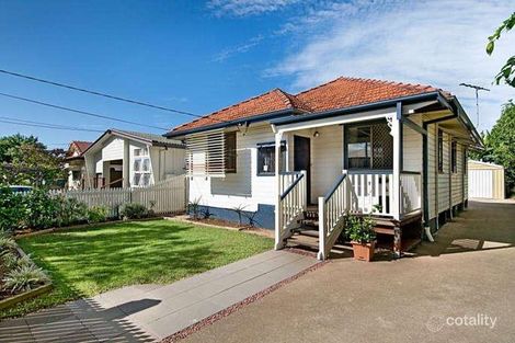 11 Pearl St, Scarborough, QLD 4020