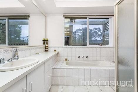 Property photo of 15 Endeavour Place Melton West VIC 3337