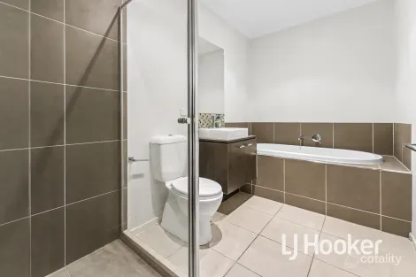 Property photo of 5 Pimpernel Place Cranbourne North VIC 3977