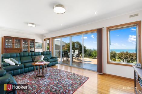 Property photo of 11 Lyrebird Court Lakes Entrance VIC 3909