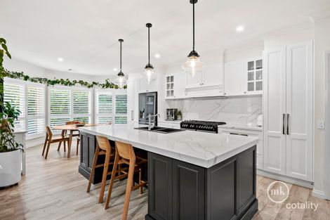 Property photo of 9 Holmwood Crescent Doreen VIC 3754